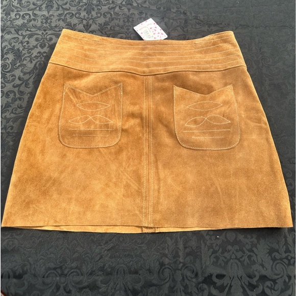 NWT Free People Suede Skirt size 8
Length: 15” - Picture 2 of 6